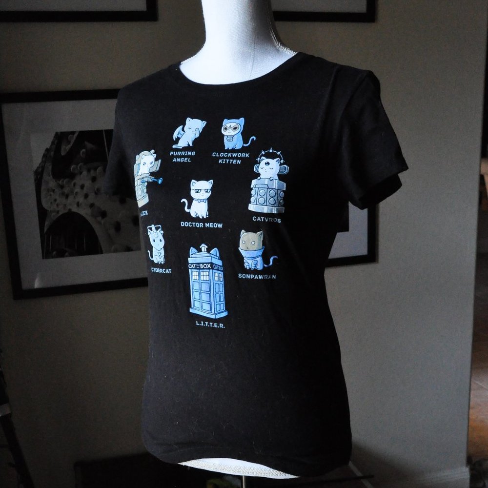 Discontinued Tee Turtle Cat Doctor Who Shirt